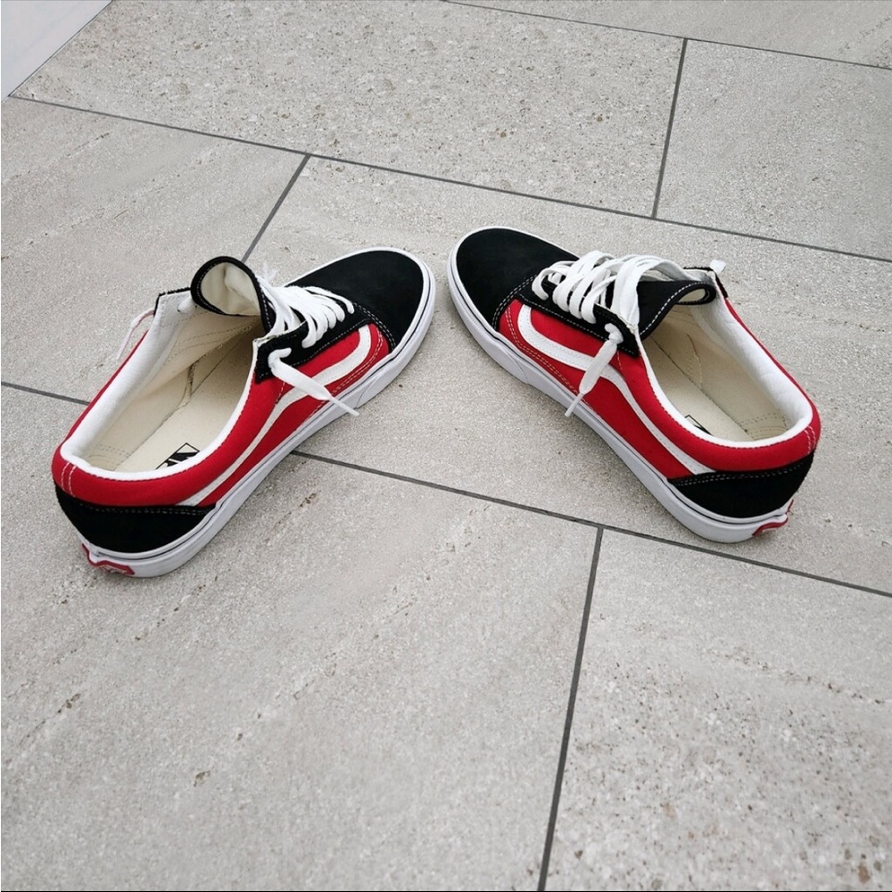 VANS - Picture 2 of 5